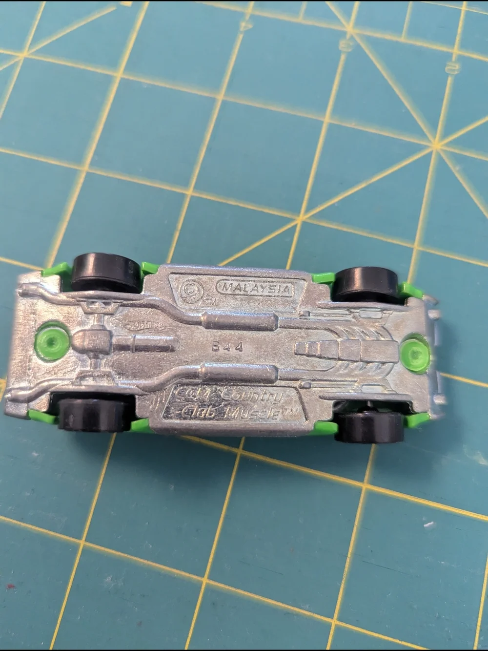 2007 Hot Wheels CCM Country Club Muscle Green Car